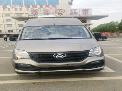 上汽大通V80长轴高顶B型房车